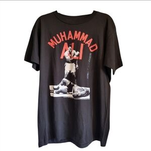 Muhammad Ali Iconic Black Red Short Sleeve Graphic T-shirt Mens L NWT!!